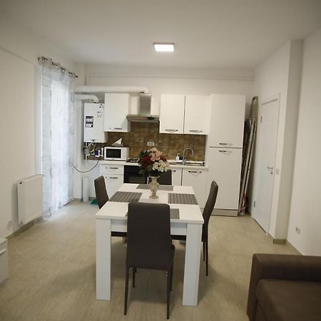 Lar Apartment Фокшаны Экстерьер фото