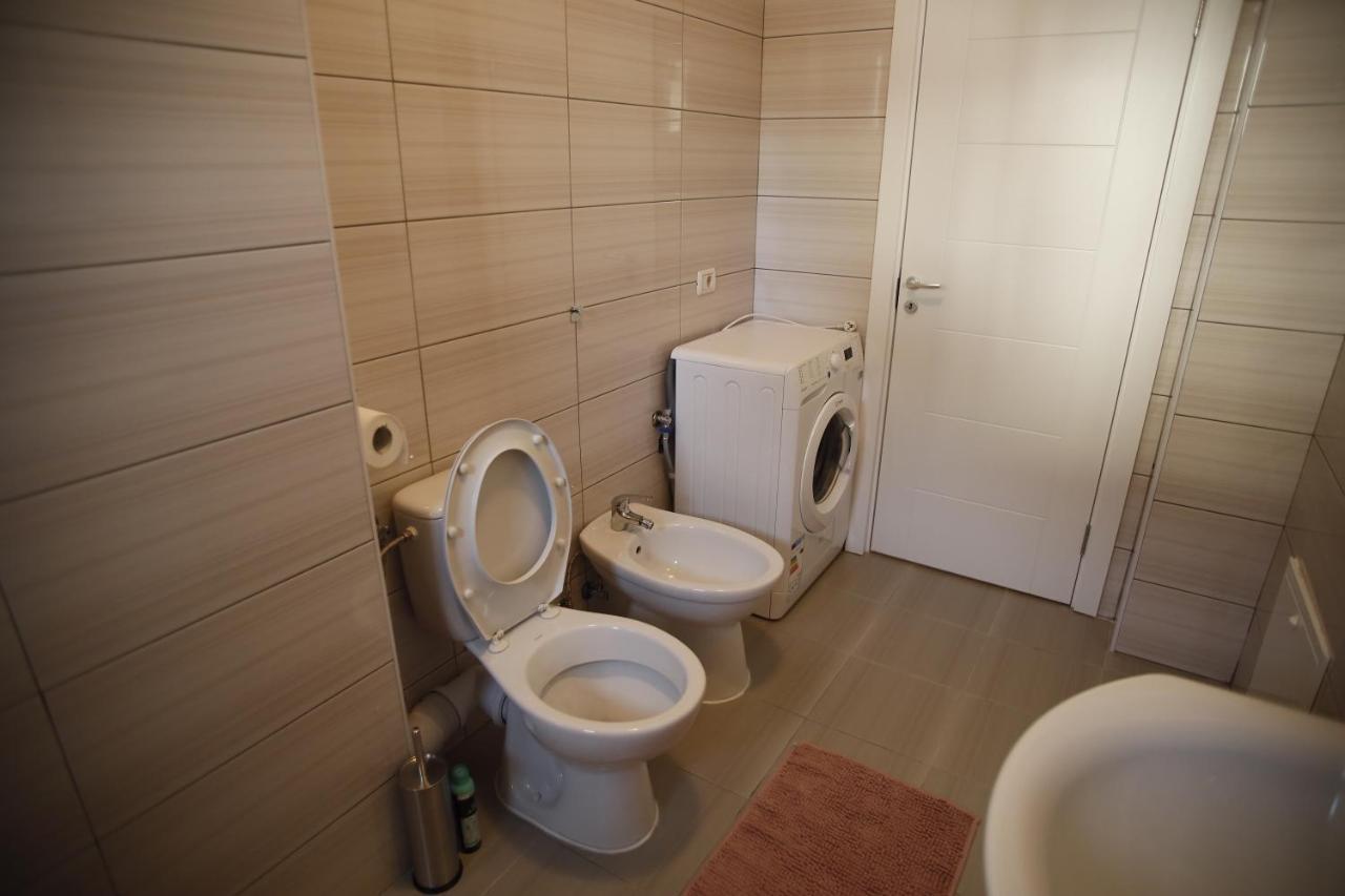 Lar Apartment Фокшаны Экстерьер фото